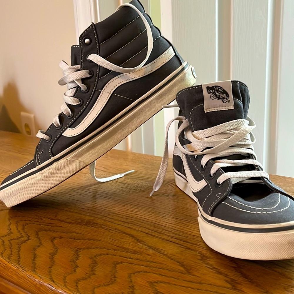 Vans womens size 9 Sk8ter hi tops in grey and white
